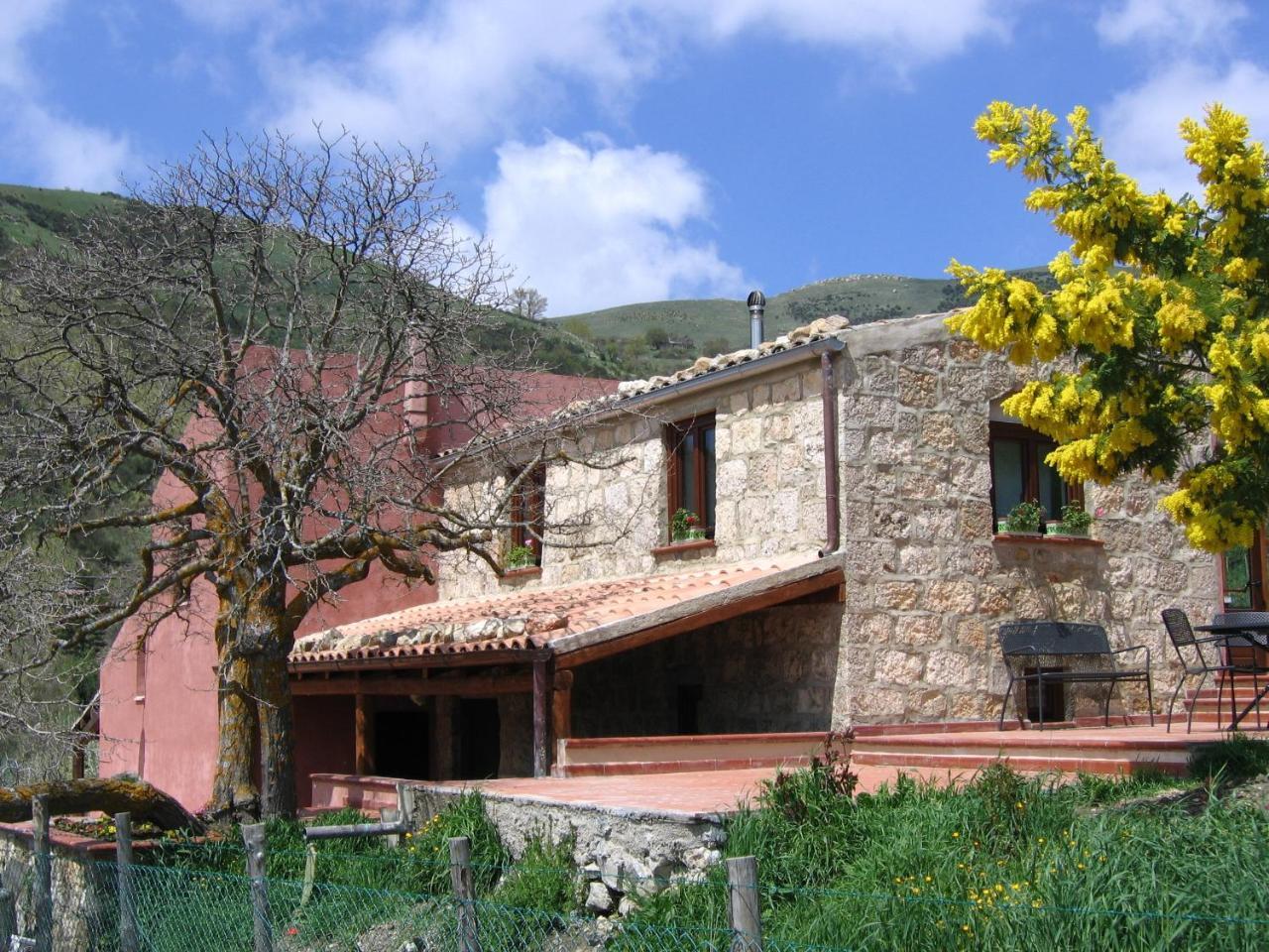 Agriturismo Gelso Castellana Sicula Eksteriør billede